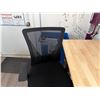 Image 4 : Innovar Adjustable Height Desk & Rolling Office Chair 47" x 24"