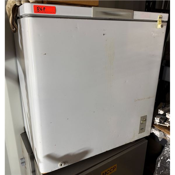 Midea Chest Freezer w/ Mechanical Temperature Control Knob