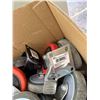 Image 2 : Multiple Everbilt Total Lock Casters w/ Brakes