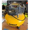 Image 1 : DeWalt 165 PSI Air Compressor w/ 6 Gallon Tank