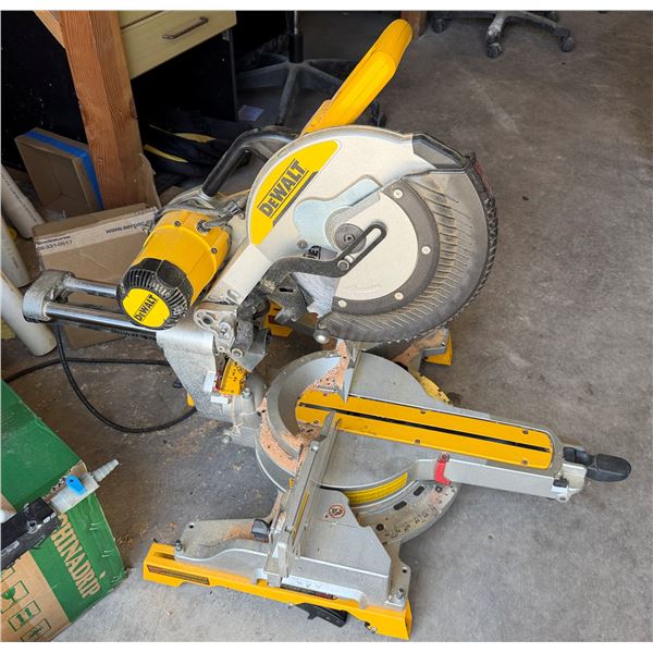 DeWalt DWS779 Sliding Compound Miter Saw (no batteries)