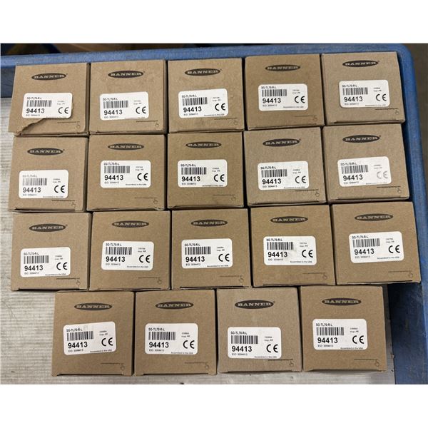 Lot of (19) Banner #SG-TL70-R-L Red Indicator Lights