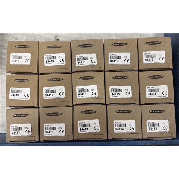 Lot of (15) Banner #SG-TL70-R-L Red Indicator Lights