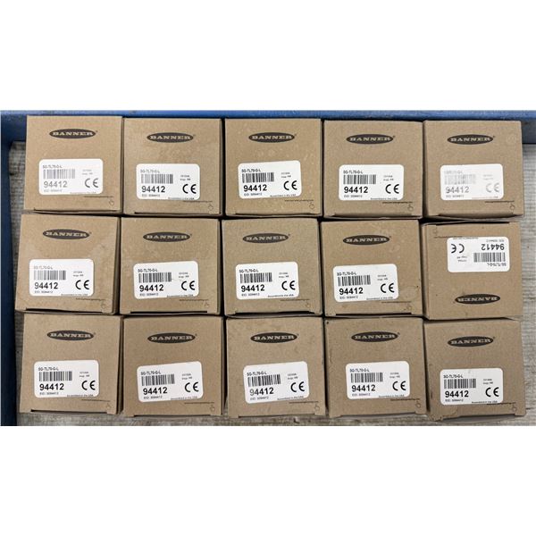 Lot of (15) Banner #SG-TL70-G-L Green Indicator Lights