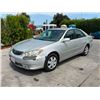 Image 1 : TOYT CAMRY 2005 SALV T/DONATION
