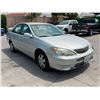 Image 2 : TOYT CAMRY 2005 SALV T/DONATION
