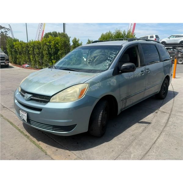TOYT SIENNA 2004 T-DONATION