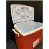 Image 2 : Rubbermaid cooler