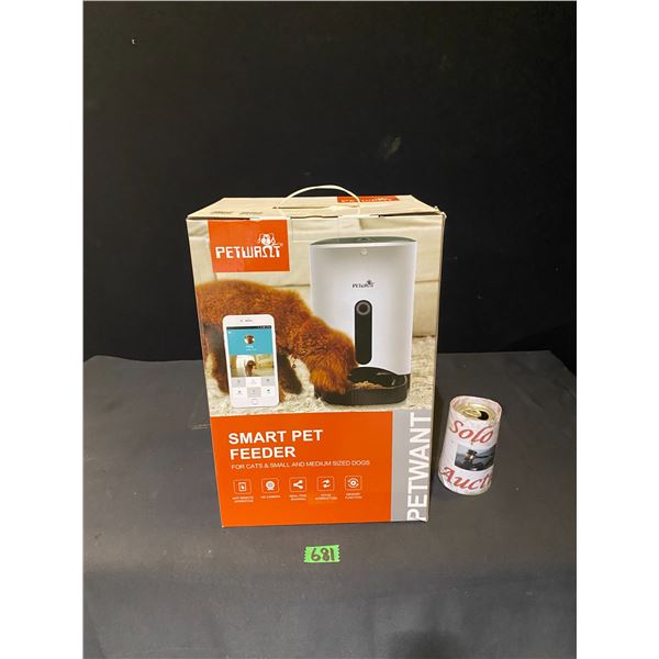 Petwant brand smart pet feeder for cats and small and medium dogs