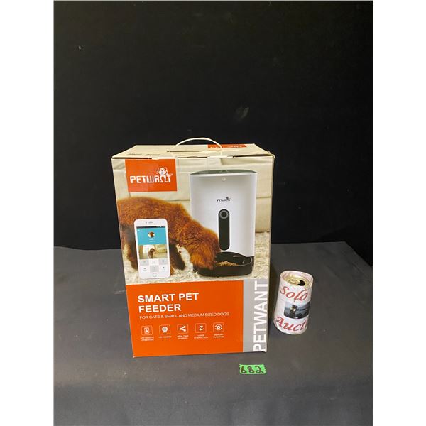 Petwant brand smart pet feeder for cats and small and medium dogs