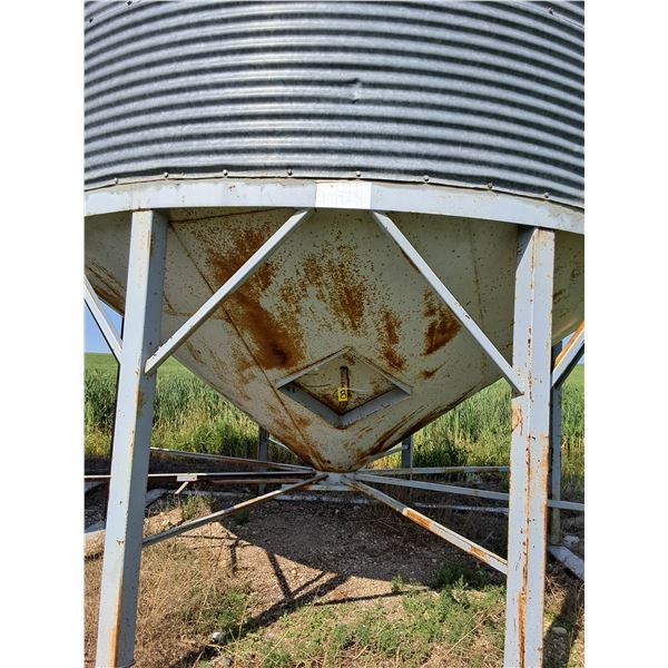 1850 bushel Westeel- Rosco Grain Hopper Bin