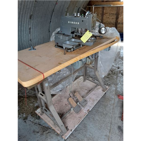 Singer Button Sewing Machine - Model 275 - DOLLY NOT INCLUDED