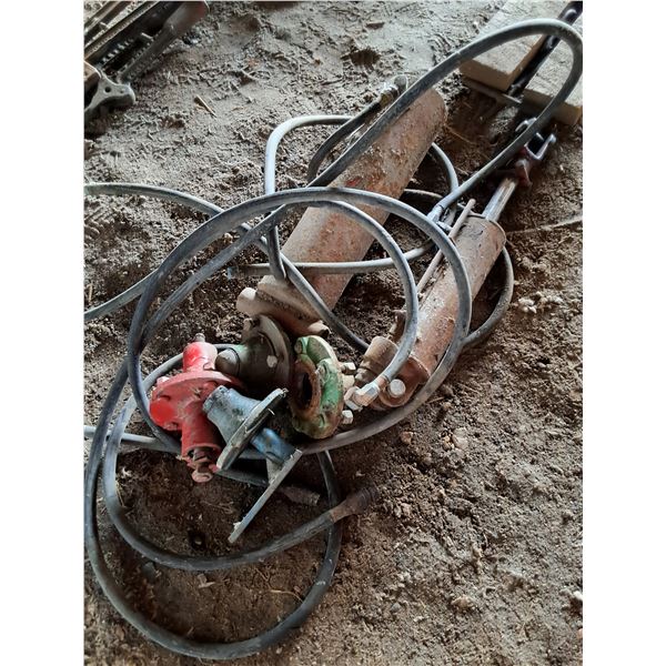 (2) Hydraulic Cylinder and Hoses