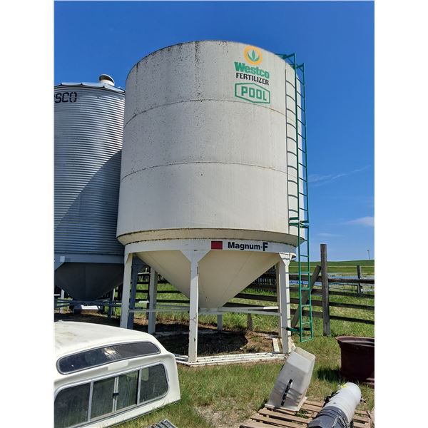 Magnum-F Fertilizer Hopper Bin, Approx. 1800Bushel, Steel Skids