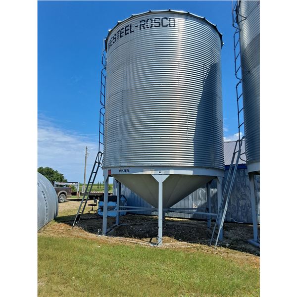 Westeel Hopper Bin with Steel Skids, Ladder- 2150 Bushel