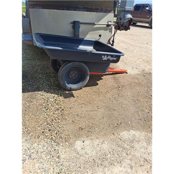 Explorer Poly Dump Trailer, 52" x 42"