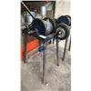 Image 2 : HEAVY DUTY MECHANICAL CABLE WINCH ON STAND WITH SPOOL OF BRAIDED CABLE