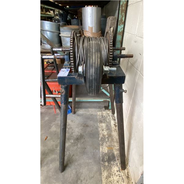 HEAVY DUTY MECHANICAL CABLE WINCH ON STAND WITH SPOOL OF BRAIDED CABLE