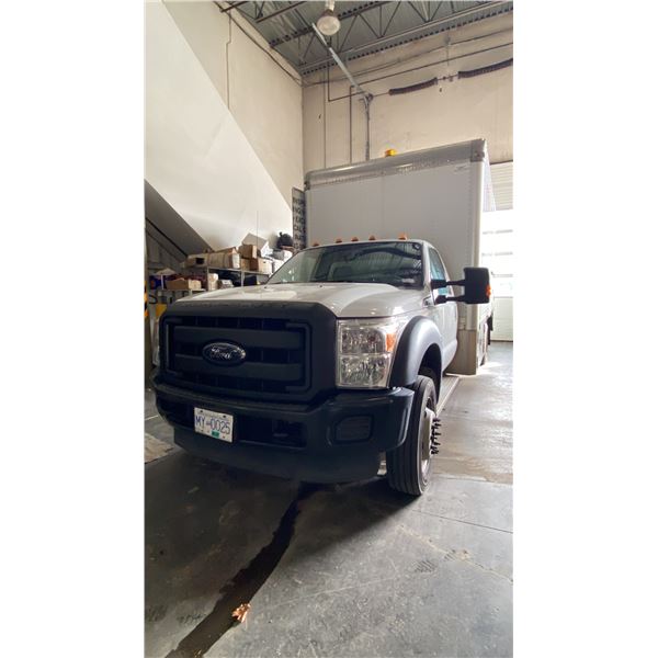 2013 FORD F-550 SUPERDUTY, 2DR CUBE VAN, WHITE, VIN 1FDUF5GT1DEA05208,