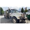 Image 4 : 2006 INTERNATIONAL 7600, 2DR VAC TRUCK, WHITE, VIN 1HTWGAZR56J324631,