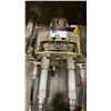 Image 6 : GRACO MONARK PNEUMATIC HEAVY DUTY INDUSTRIAL PUMP