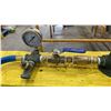 Image 4 : HYDRAULIC HAND PUMP ON YELLOW STAND