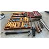 Image 1 : TAP AND DIE SET, CHISEL SET, ARROW RIVET GUN & ASSORTED HAND TOOLS,