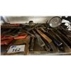 Image 2 : SHELF OF ASSORTED HAND TOOLS