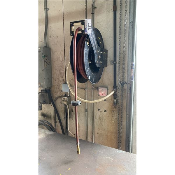 WALL MOUNTED HEAVY DUTY AIR HOSE REEL WITH HOSE *MUST BRING PROPER TOOLS FOR REMOVAL*
