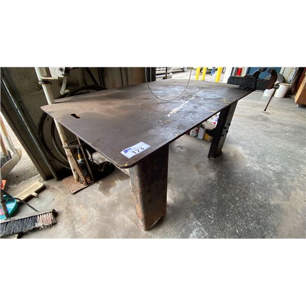 1/2" METAL SHOP TABLE WITH NODULAR NO.6 BENCH VICE
