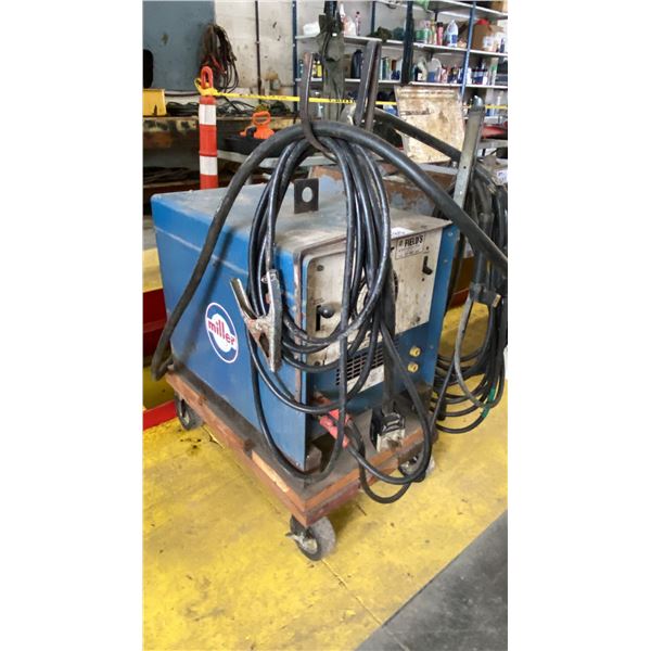 MILLER DIALARC 250-AC/DC ARC WELDER ON MOBILE CART