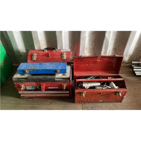 GROUP OF ASSORTED TOOLBOXES, 1 HAS CONTENTS
