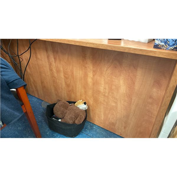 LIGHT WOOD OFFICE DESK APPROX 61"W X 31"D X 30"H *CONTENTS NOT INCLUDED*