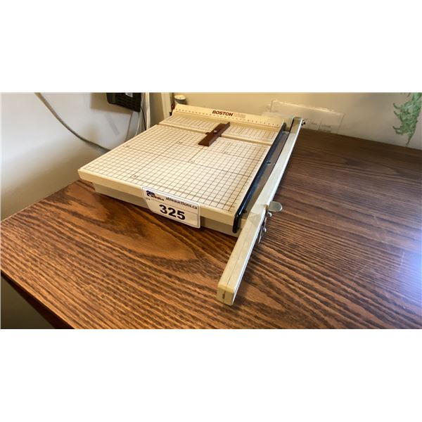 BOSTON 2652 PAPER CUTTER