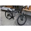 Image 2 : Trek Black Mountain Bike