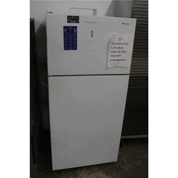 Amana White Ref/Freezer