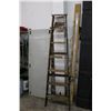 Image 1 : Wooden  8' Step Ladder, Splitter