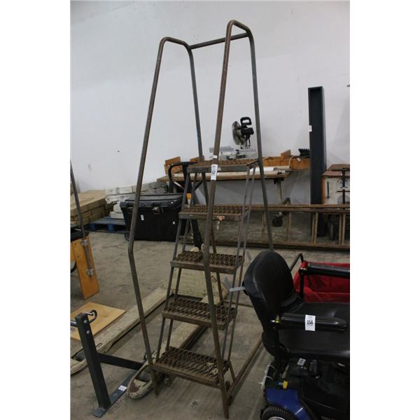 5'  Rolling Stepladder