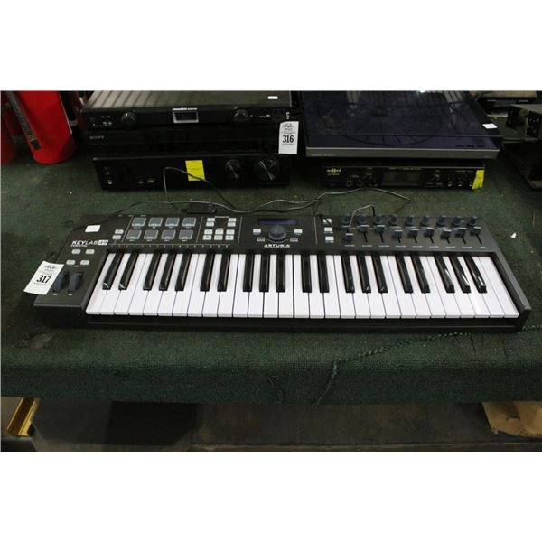 Keylad  49 Essential By Artuai