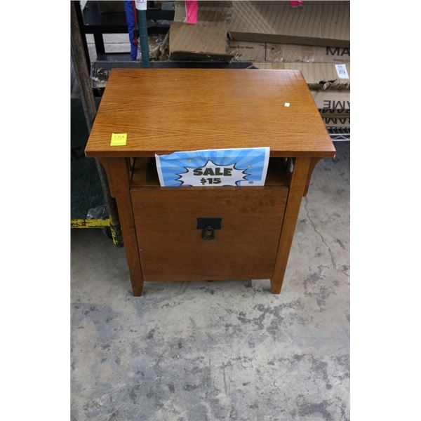 Oak Wood End Table
