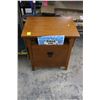 Image 1 : Oak Wood End Table