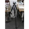 Image 1 : Vanguard Camera Tripod