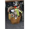 Image 1 : Wicker Basket w/4 Plush Toys