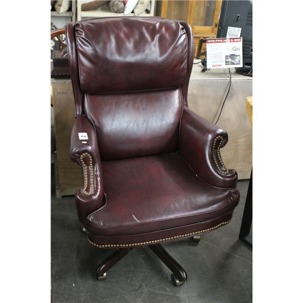 Leather Rolling Button Trim Executive Chair