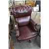 Image 2 : Leather Rolling Button Trim Executive Chair