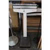 Image 1 : Health Mometer Pedestal Scale