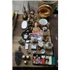 Image 2 : Roseville Basket, Vintage/Oriental Dolls, Cast Fly, Hummel Figurines, Décor