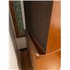 Image 5 : Wooden Hutch