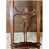 Image 3 : Elegantly Carved Wooden Easel