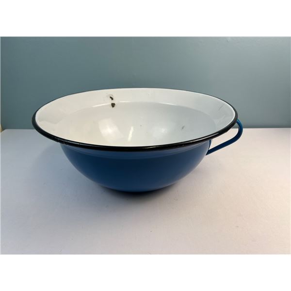 Enamaled Wash Basin